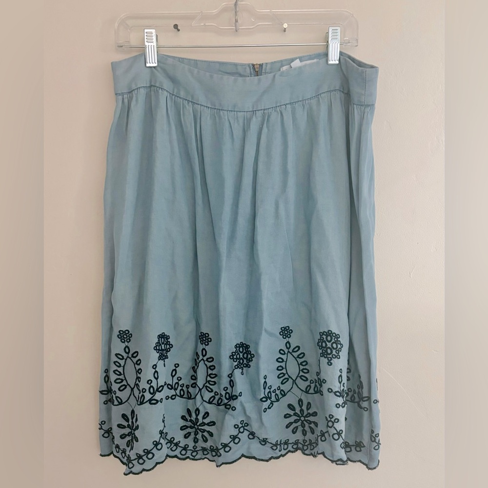 Powder blue knee length skirt, DownEast, size large.